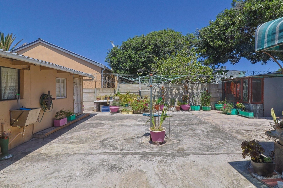 5 Bedroom Property for Sale in Gansbaai Central Western Cape